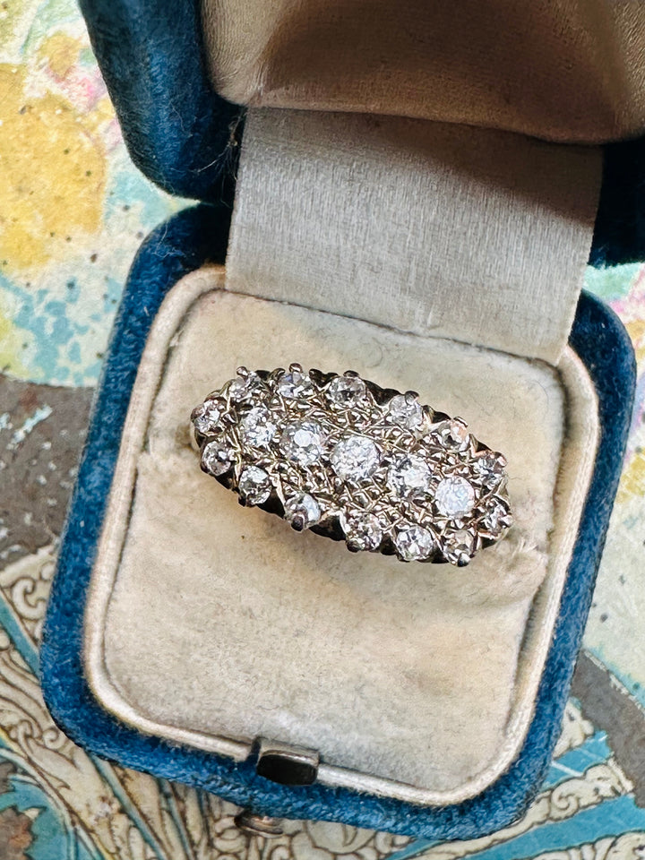 Pave diamond ring antique gold 14k in cream and blue velvet ring box