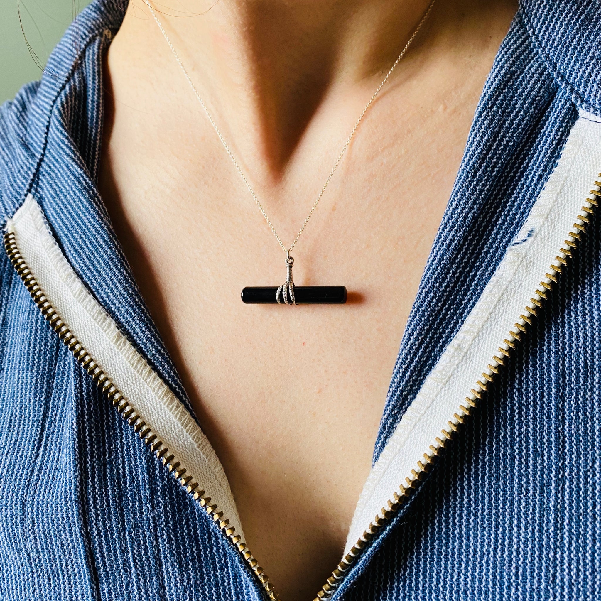 Vintage-inspired Round Onyx Bar Double Bird Claw Pendant