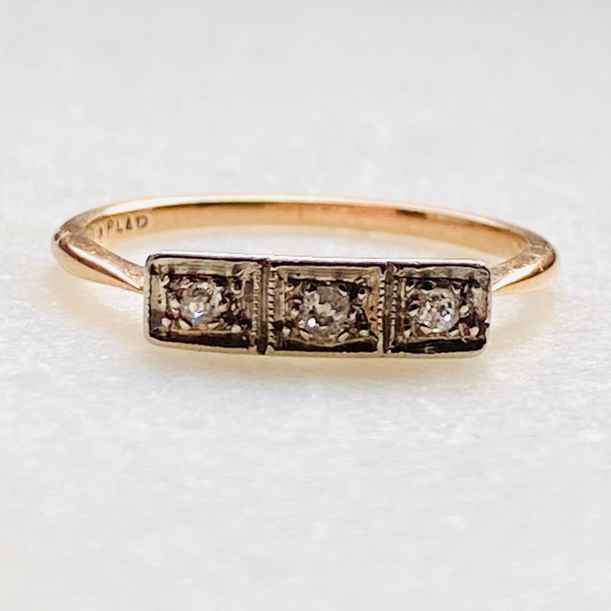 Antique trilogy ring top