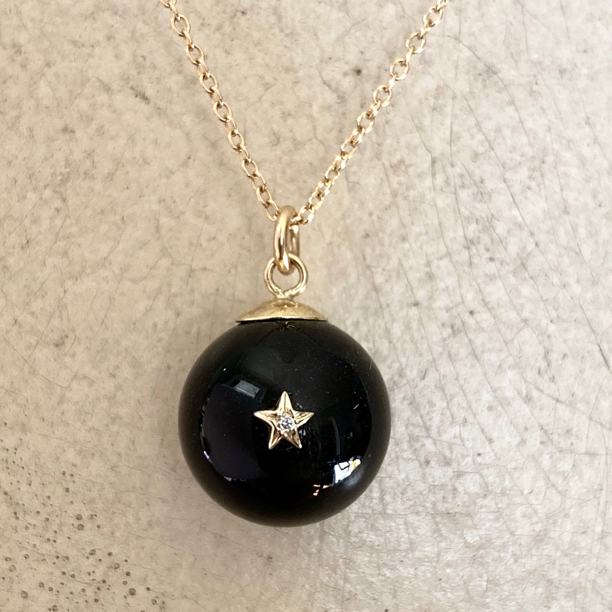 ONYX CLOVER WHITE GOLD NECKLACE