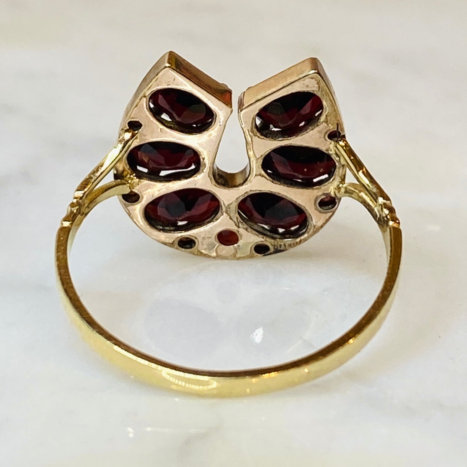 Men's gold sales garnet rings